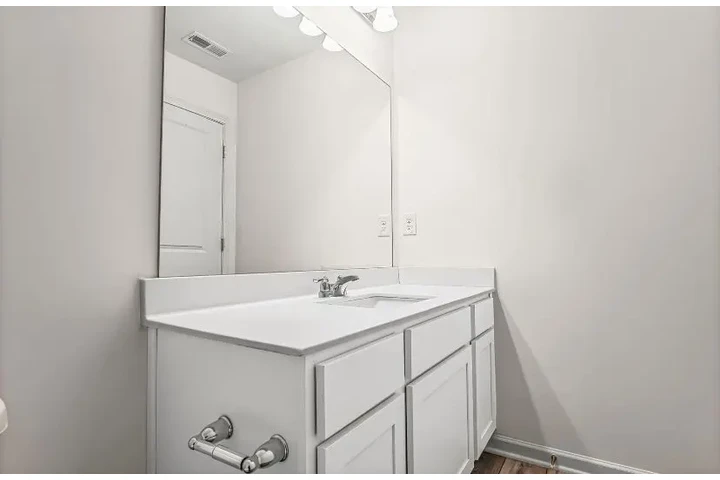 $1249 : Welcome home image 10