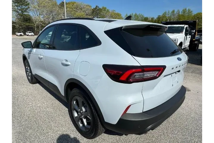 $31000 : Ford Escape 2025 AWD ST-Line image 4