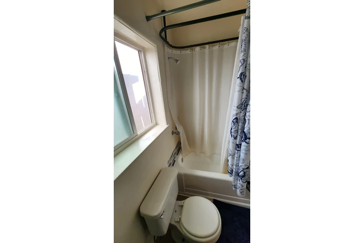 $1200 : Rento cuarto con baño el monte image 10