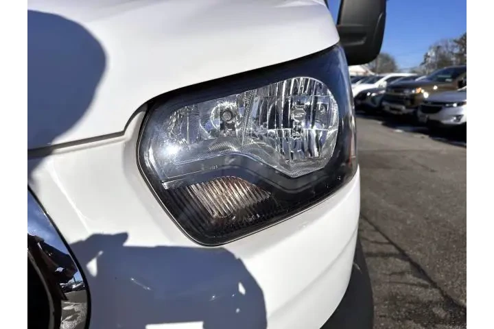 $31999 : Ford Transit 2023 250 3dr SW image 7