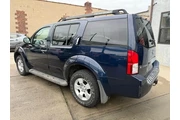 $4995 : 2006 Pathfinder LE 4WD thumbnail