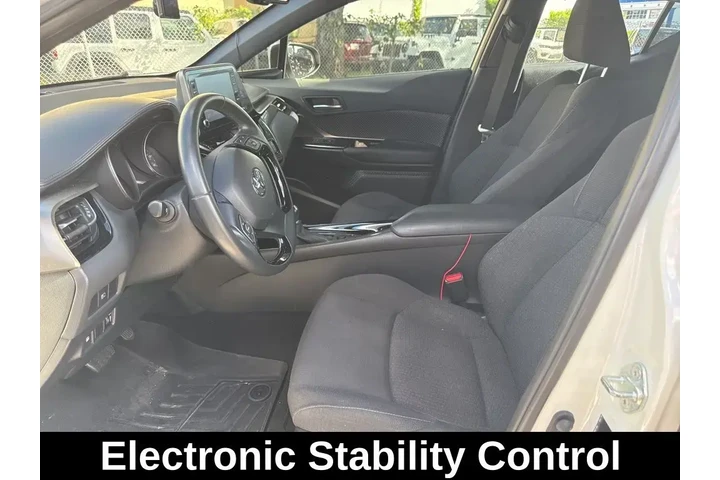 $17977 : Toyota C-HR 2019 LE 4dr Cros image 7