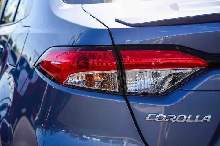 $22855 : Toyota Corolla Hybrid 2023 S image 7