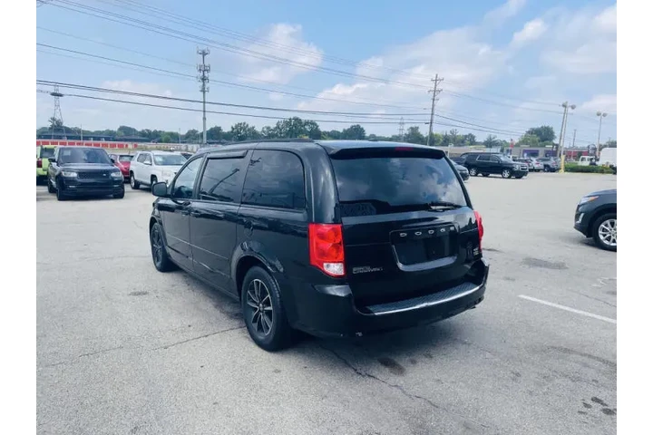 $6450 : 2017 Grand Caravan GT image 5