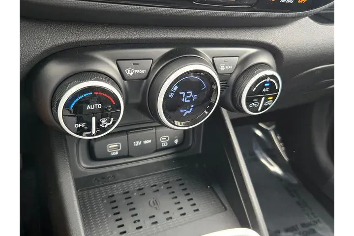 $24585 : Hyundai VENUE 2025 Limited 4 image 9