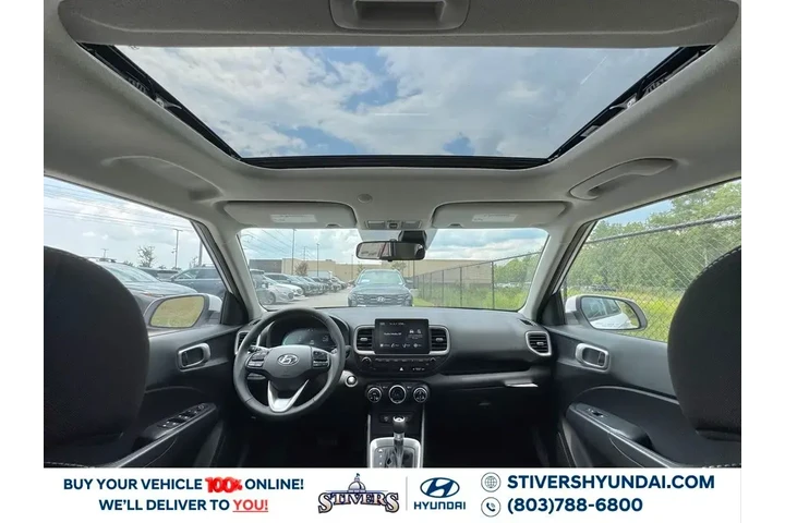 $21787 : Hyundai VENUE 2025 SEL 4dr C image 2