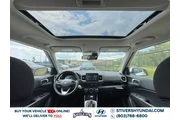 $21787 : Hyundai VENUE 2025 SEL 4dr C thumbnail