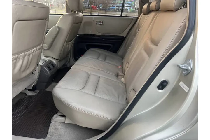$3900 : 2001 Highlander image 9