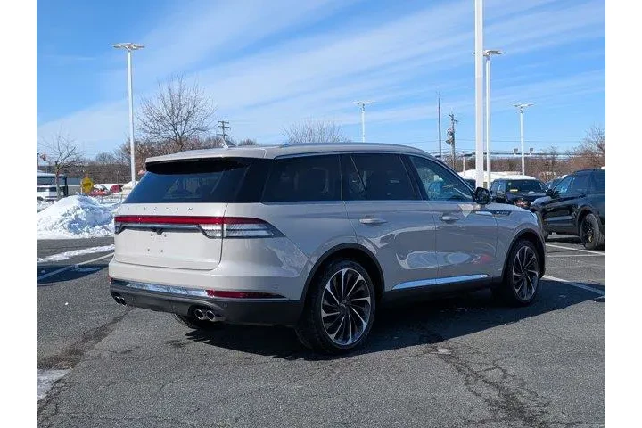 $31972 : Lincoln Aviator 2020 AWD Res image 3