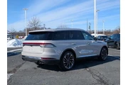 $31972 : Lincoln Aviator 2020 AWD Res thumbnail