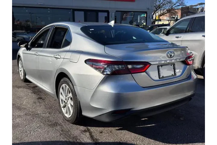 $22895 : Toyota Camry 2022 AWD LE 4dr image 6