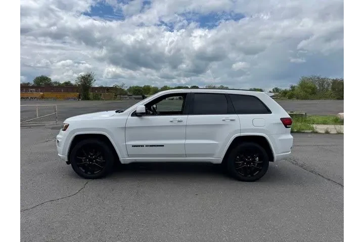 $28966 : Jeep Grand Cherokee 2021 4x4 image 2