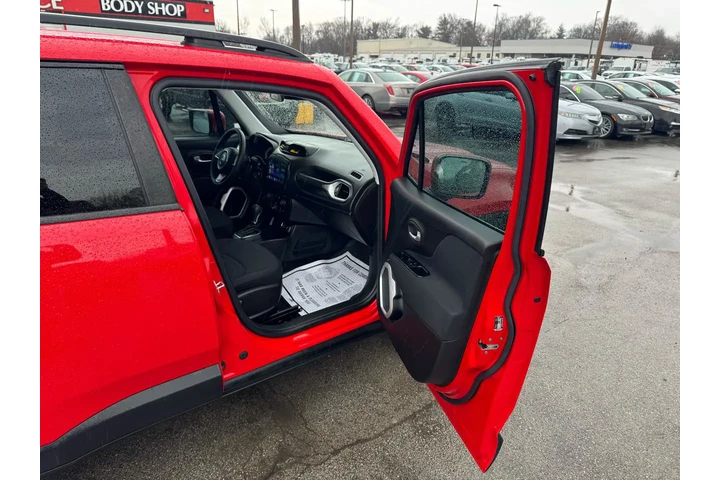 $10980 : 2019 Renegade Latitude FWD image 8