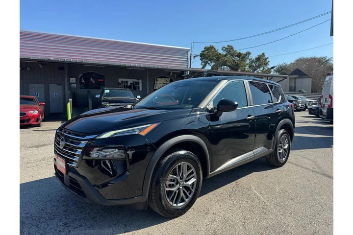 2024 Rogue S AWD image 1