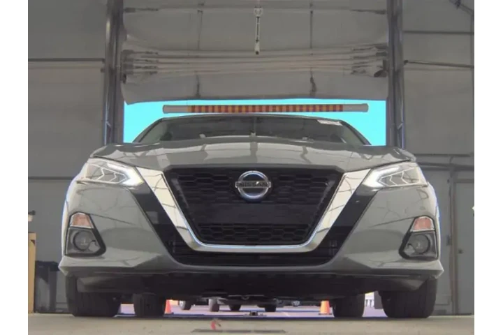 $18879 : Nissan Altima 2022 2.5 SL 4d image 3