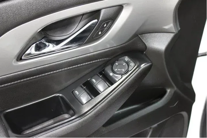 $25982 : Chevrolet Traverse 2022 LT C image 7