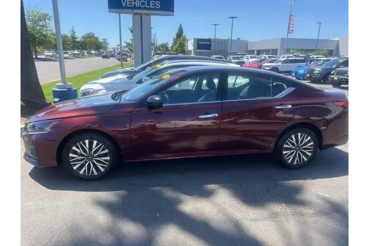 $21250 : Nissan Altima 2024 2.5 SV 4d image 5