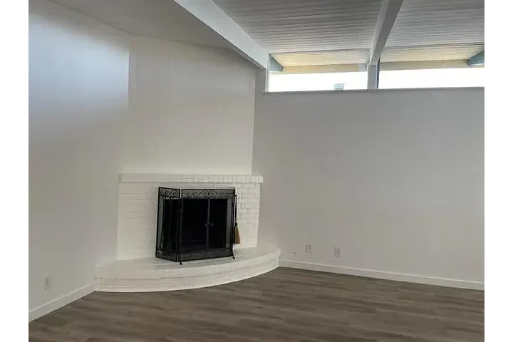 $1100 : Casa transitable en Monrovia image 1