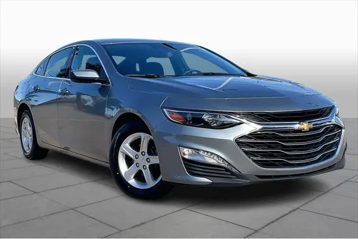 $18220 : Chevrolet Malibu 2024 LT 4dr image 2
