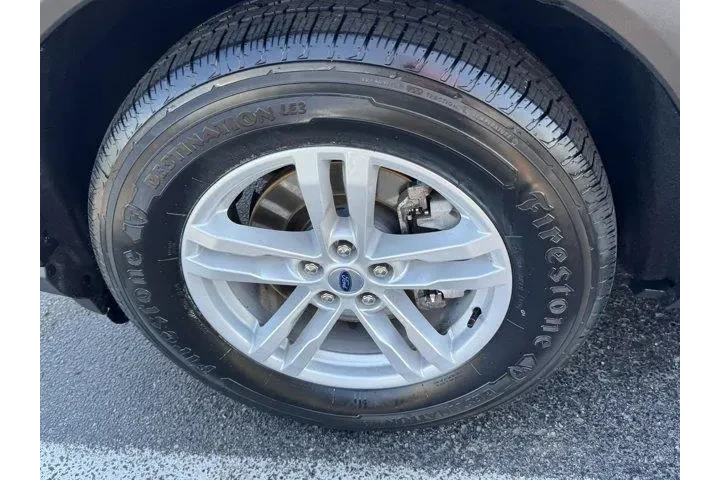 $30995 : Ford Explorer 2023 AWD XLT 4 image 4