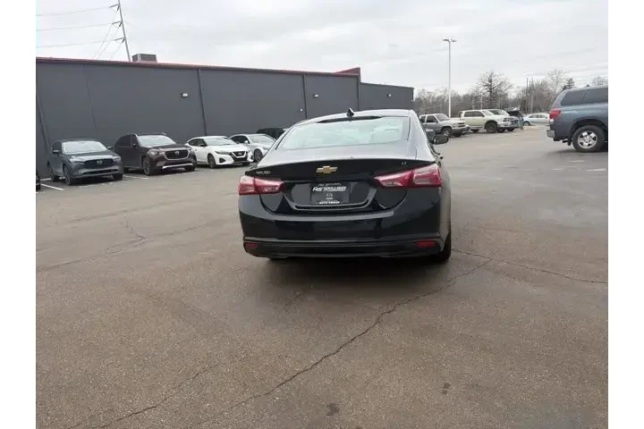 $23980 : Chevrolet Malibu 2024 LT 4dr image 10