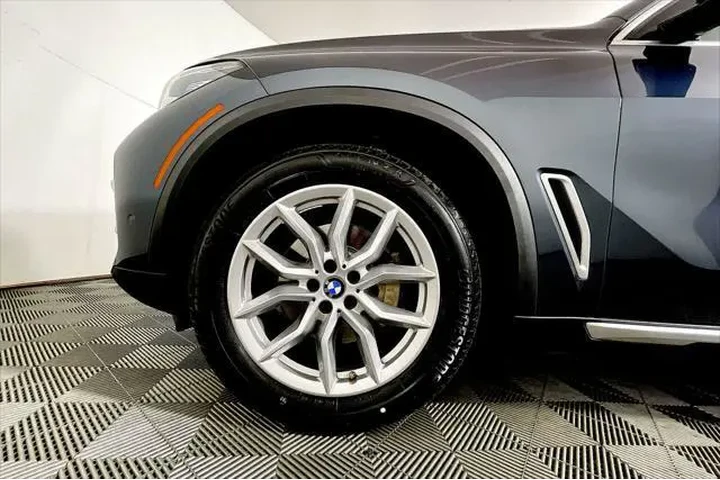$36888 : BMW X5 2021 AWD xDrive40i 4d image 2