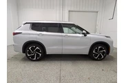 $31897 : Mitsubishi Outlander 2024 AW thumbnail