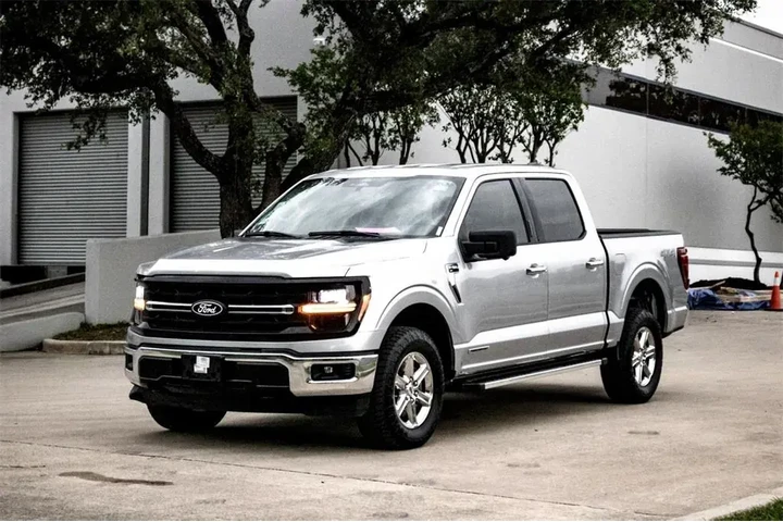 $39996 : Ford F-150 2024 4x4 XLT 4dr image 9
