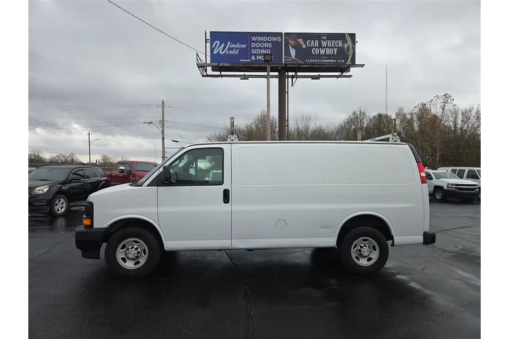 $16995 : 2017 Express 2500 Cargo image 2