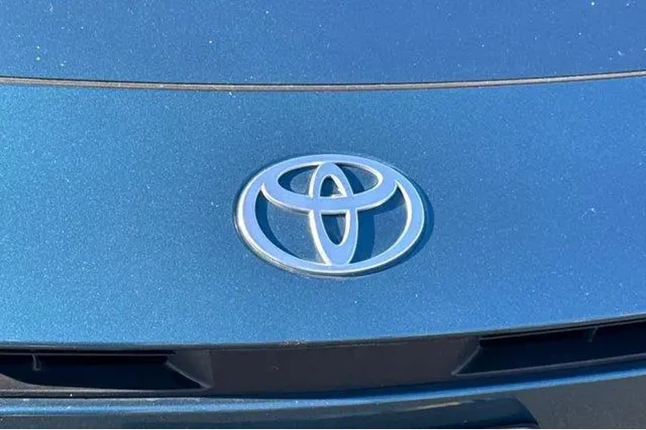 $24591 : Toyota Camry 2025 SE 4dr Sed image 8