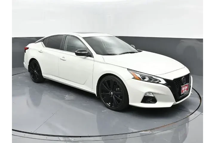 $20991 : Nissan Altima 2022 2.5 SR 4d image 2