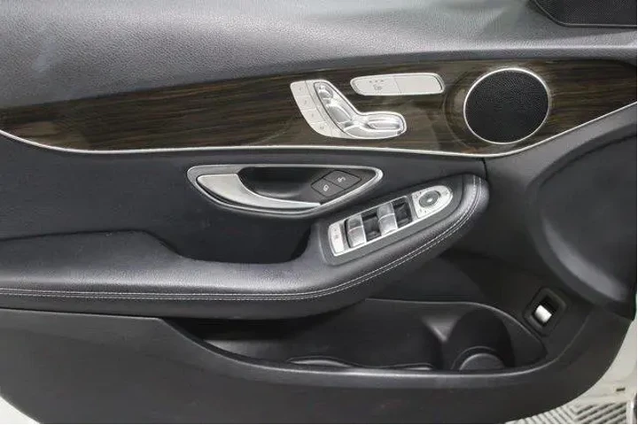 $17933 : Mercedes-Benz C-Class 2018 C image 3