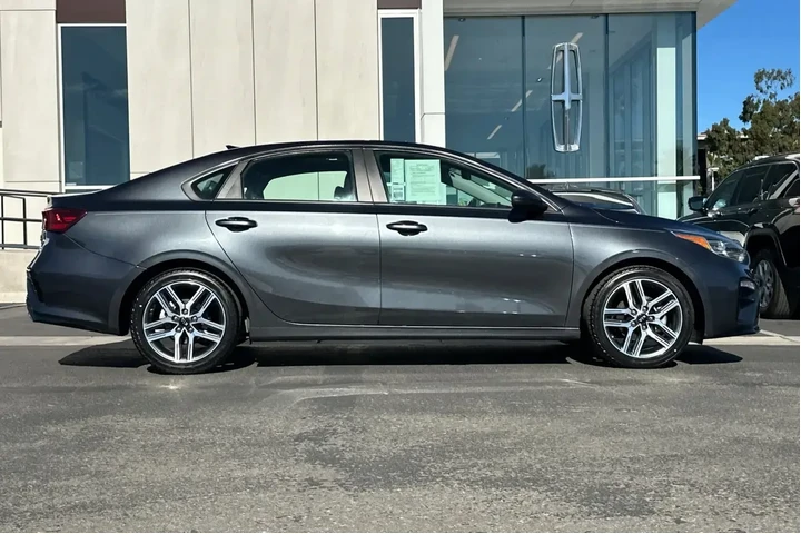 $13900 : Kia Forte 2019 S 4dr Sedan image 2