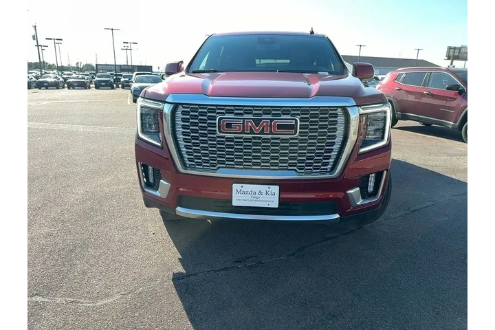 $71497 : 2024 Yukon XL Denali image 2