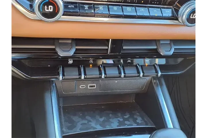 $39999 : GMC Canyon 2024 4x4 AT4 4dr image 8