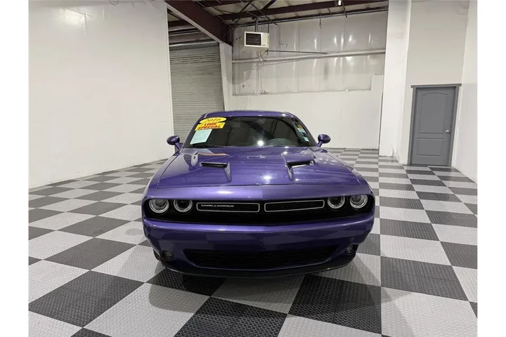 $17884 : Challenger 2016 image 2