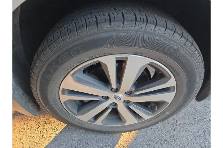 $9181 : Subaru Outback 2018 AWD 2.5i image 5