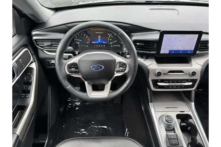 $23995 : Ford Explorer 2021 AWD XLT 4 image 2