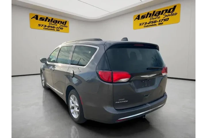 $9700 : 2017 Pacifica Touring Plus image 4