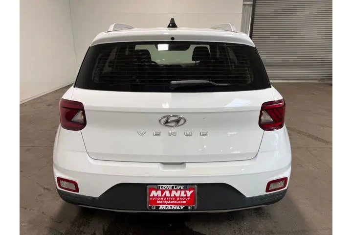 $14937 : Hyundai VENUE 2020 image 4