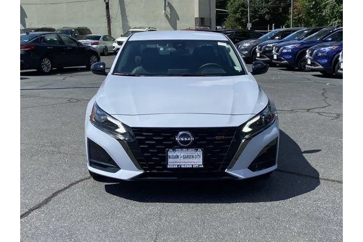 $20995 : Nissan Altima 2023 2.5 SR 4d image 2