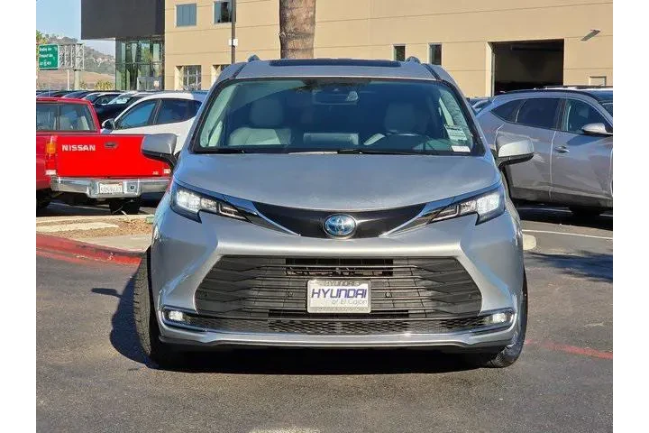$32500 : Toyota Sienna 2022 XLE 8-Pas image 3