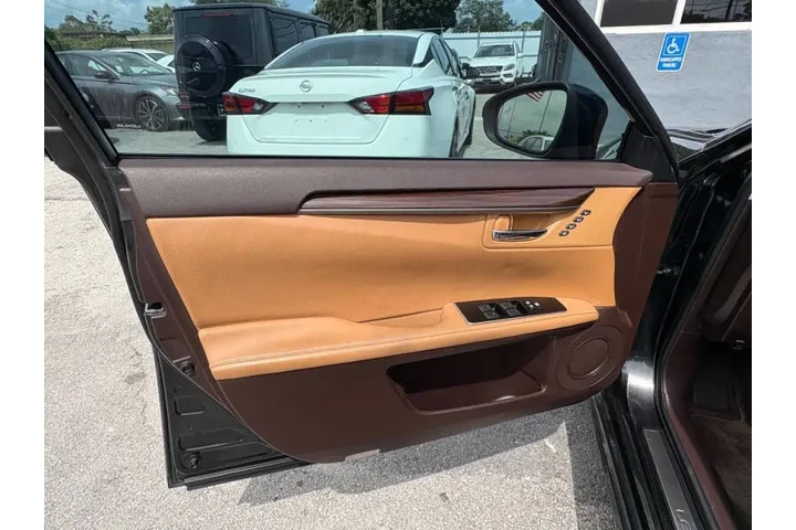 2017 ES 350 image 10