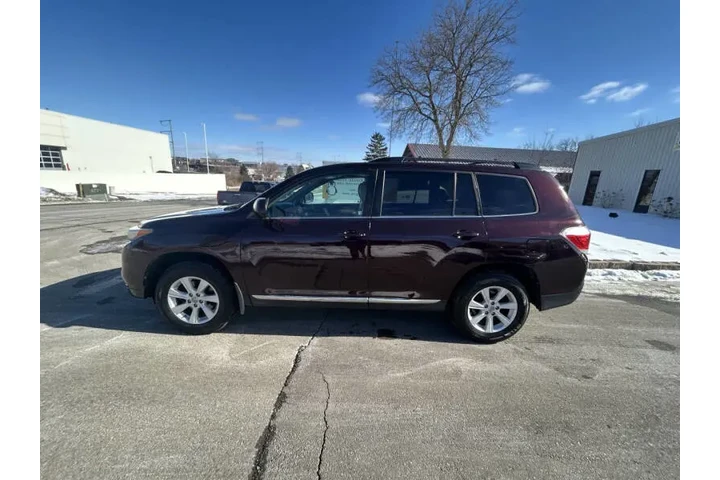 $9990 : 2012 Highlander SE image 3