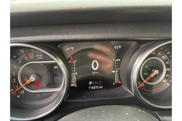 $26490 : Jeep Gladiator 2020 4x4 Over image 5