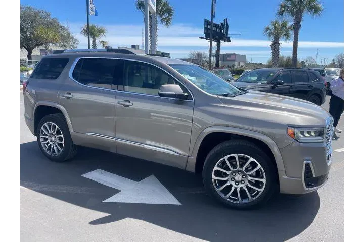 $31789 : GMC Acadia 2023 Denali 4dr S image 2
