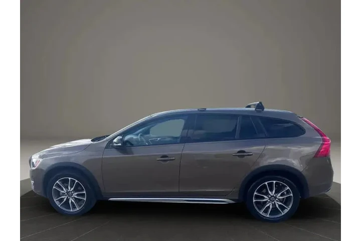 $13900 : 2016 V60 Cross Country T5 image 4
