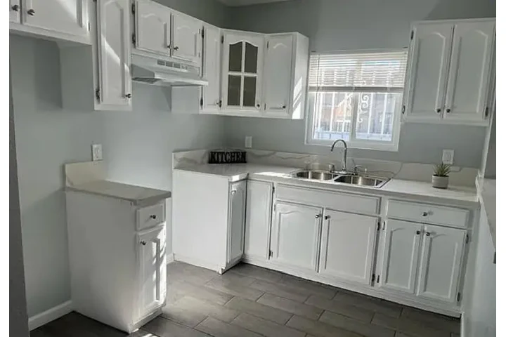 $2950 : Completely remodeled 4 bedroom image 1