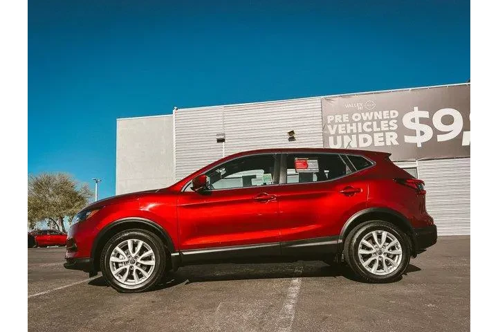 $17997 : Nissan Rogue Sport 2021 S 4d image 6