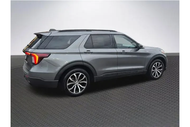 $37588 : Ford Explorer 2025 ST-Line 4 image 4